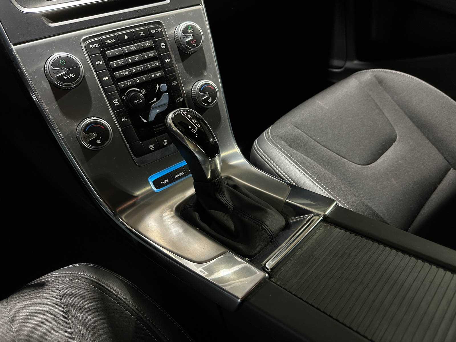 Volvo V60 2.4 D5 Twin Engine Special Edition 163pk 2015, NH-759-L