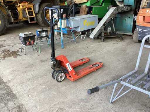 Camion cu palete hidraulic manual Manutan