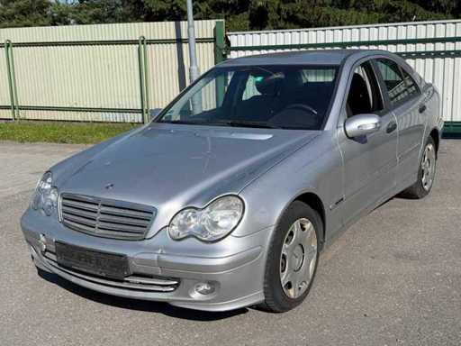 MERCEDES-BENZ C 220 CDI AUTOMAT W203 Samochód osobowy