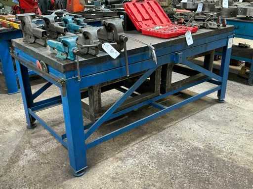 Welding table