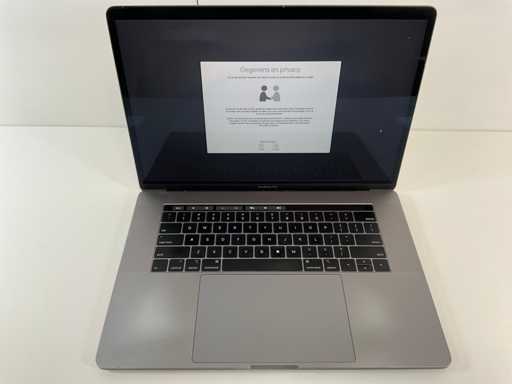 Apple MacBook Pro 15,4”, Core(TM) i7 8th Gen, 16 GB RAM, 500 GB NVMe, AMD Radeon Pro 560X 4 GB Laptop