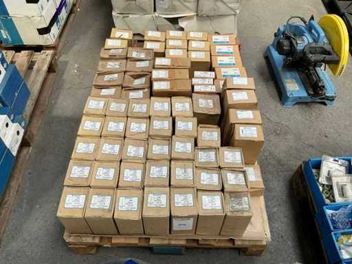 Fabory / Cembre Large batch of fasteners