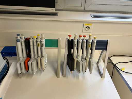 Multikanaals pipettenset met racks