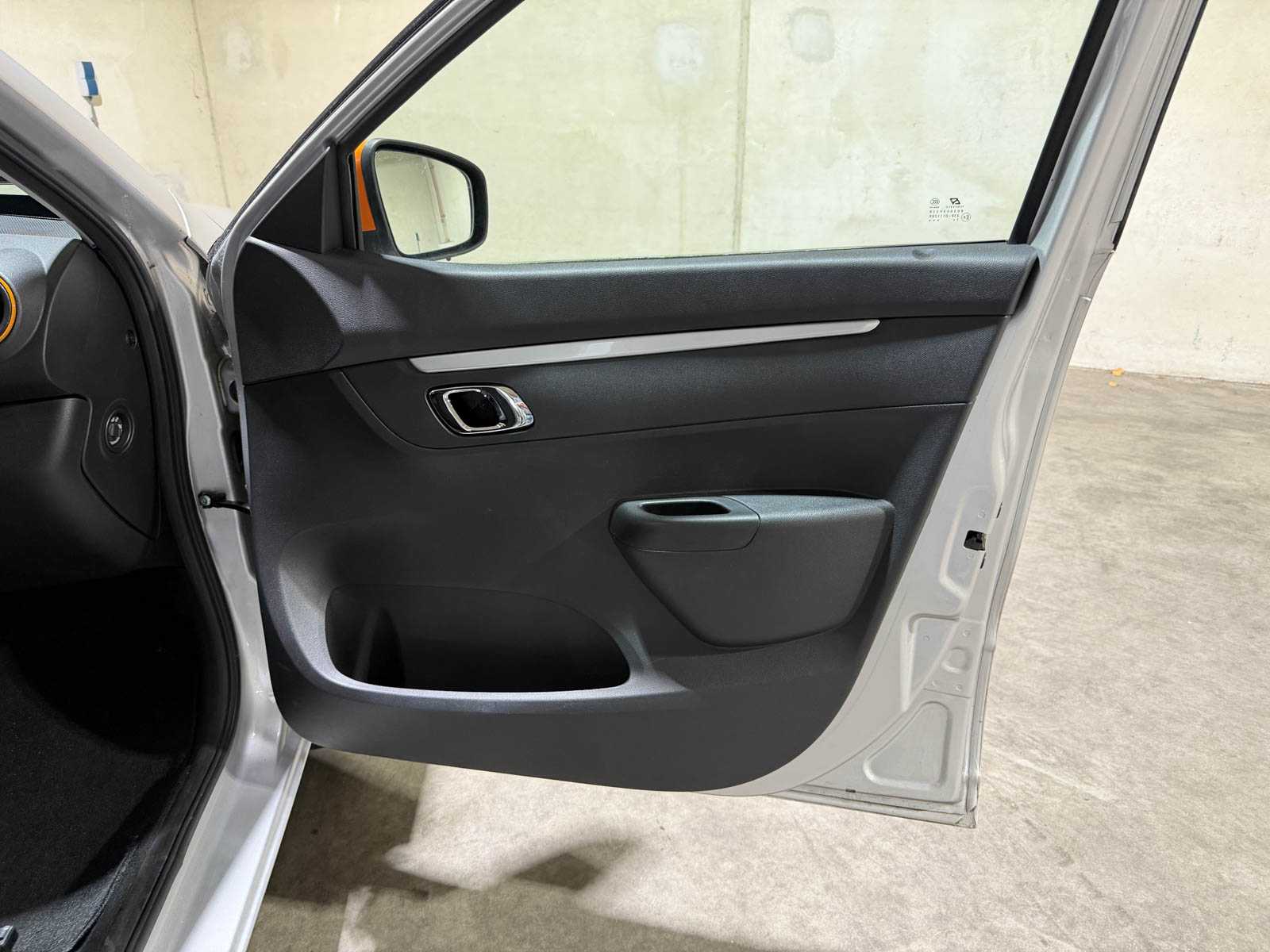 Dacia Spring Comfort+ (Orange p.) 45hp 2021, R-845-SX