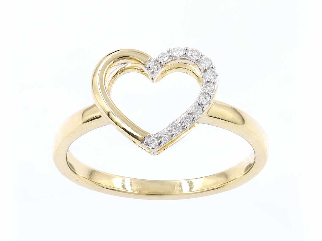 18 KT Yellow gold Ring With Natural Diamonds