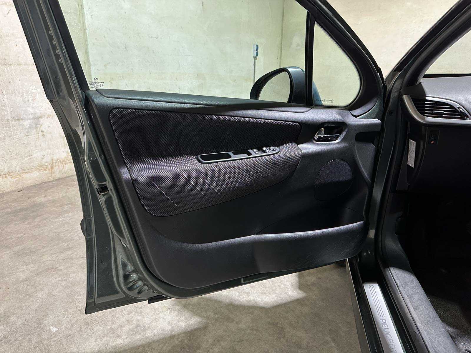 Peugeot 207 SW 1.6 VTi XS 120pk 2008, 5-TSZ-04