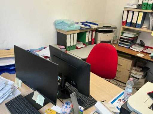 Single lot: assortment of furniture and office elements