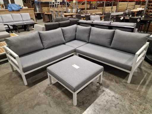 Warehouse clearance, premium garden furniture, lounge sets and barbecues.