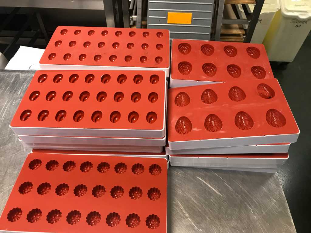 Bomboane de ciocolată / cutii de copt (24x)