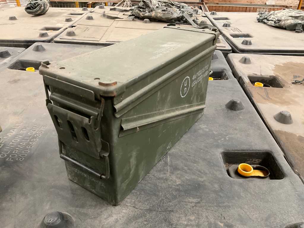 Ammunition boxes (5x)