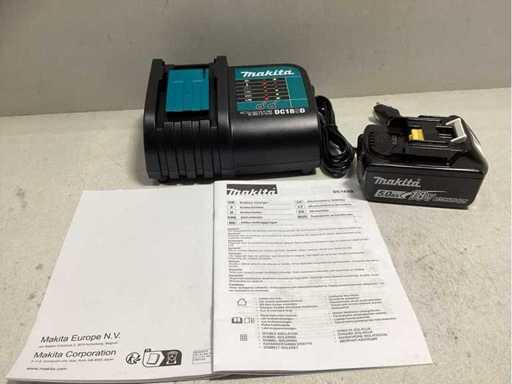 Makita 5Ah Accu + makita acculader DC18SD