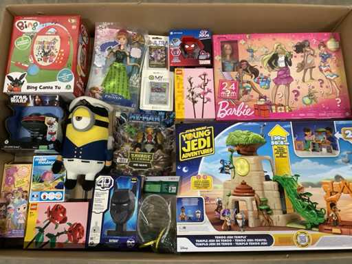 Nouveaux jouets, y compris Lego et Pokémon