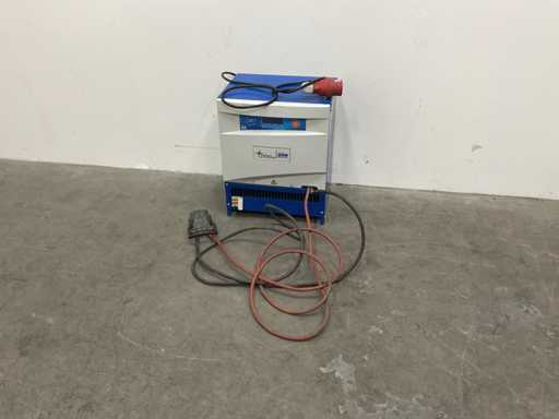 Înc?rc?tor de baterii GNB Industrial Power 2100 HP