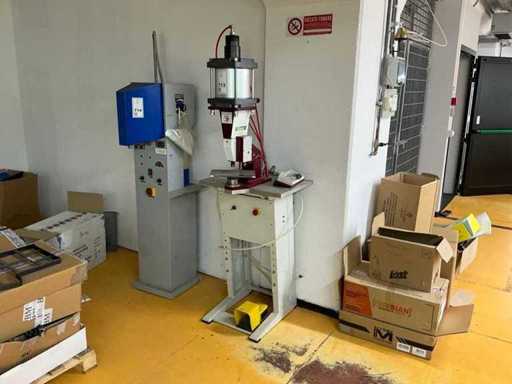 Machine à poinçonner pneumatique SPS 410-PNA-SP 2006 pour articles en cuir