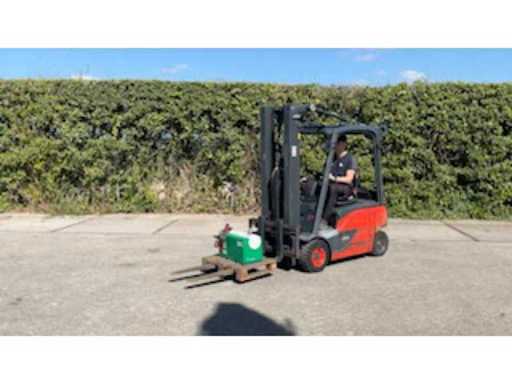 f0bad144-c7a1-4139-a32e-8ba640d4b799.mp4