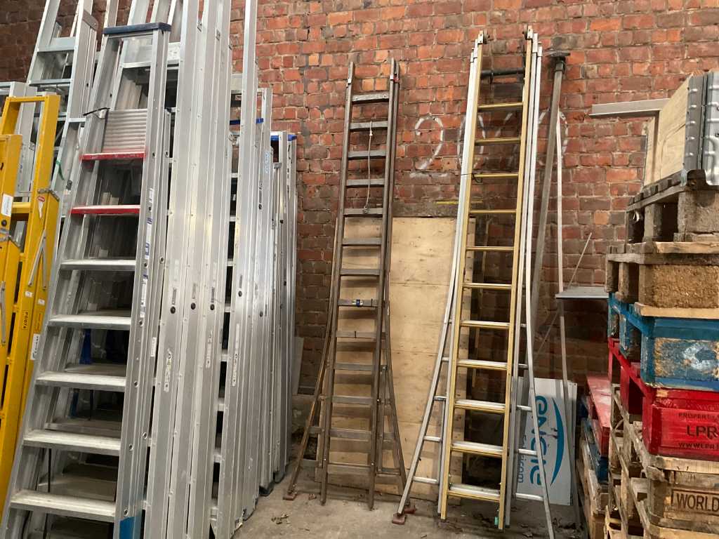 2-part wooden sliding ladder