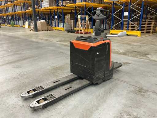 Toyota LPE200 Wagonik Paletowy 2022 z koniem