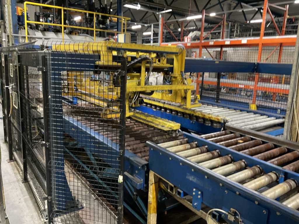 Double stacking station with roller conveyors complex