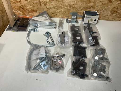 Verschiedene Türbeschläge (17x)