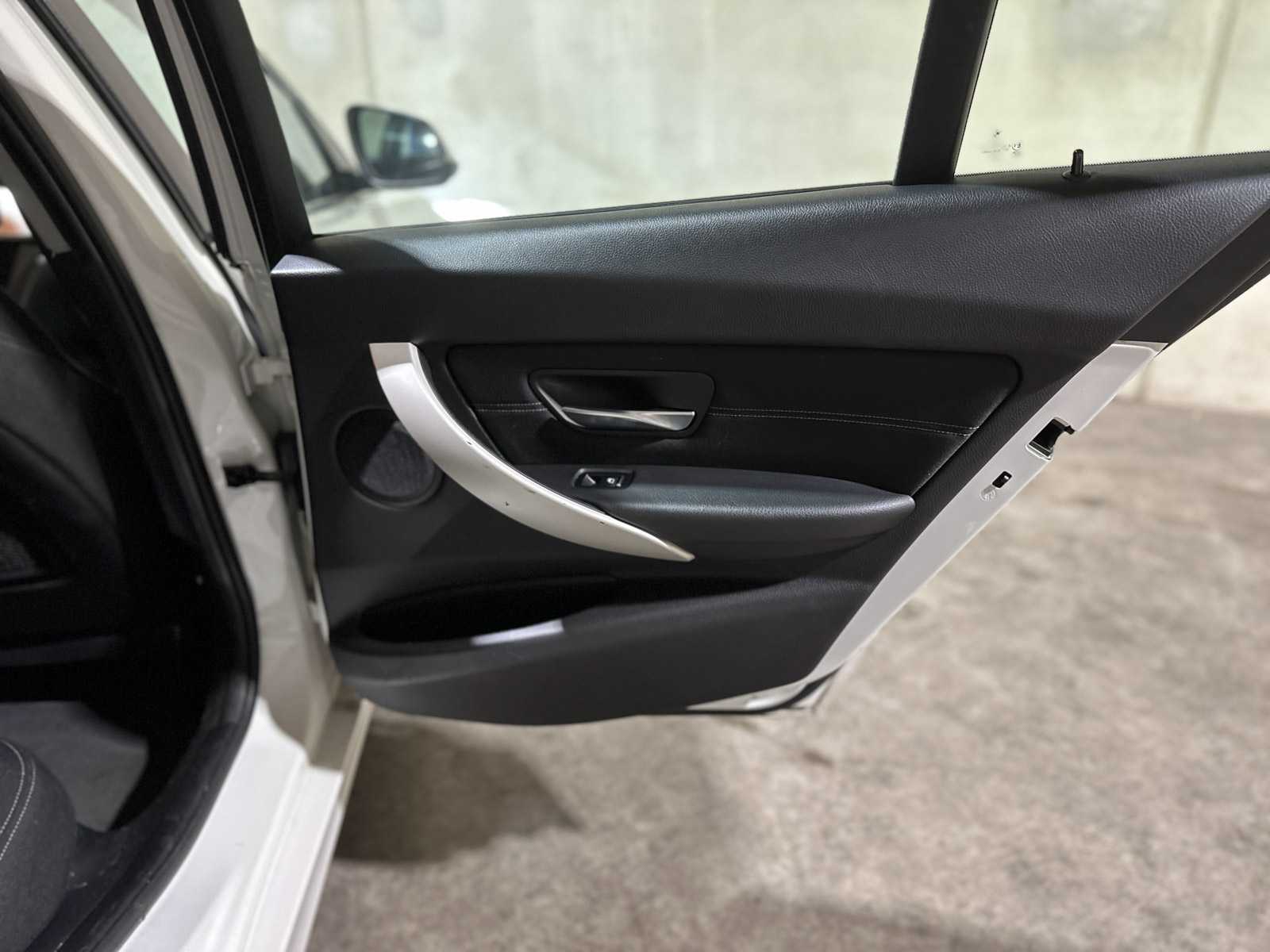 BMW 318i Corporate Lease Executive 3-serie 136pk 2018 (Origineel-NL), SB-204-F