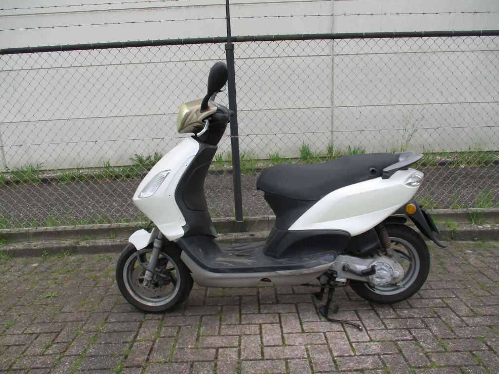 Piaggio - Bromscooter - Fly 4T - Scooter