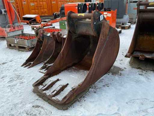 Seau excavatrice à chenilles