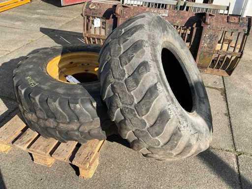 Dunlop SP T9 Tyre, Venieri wheel loader (2x)