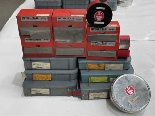   Feuilles métalliques de lot