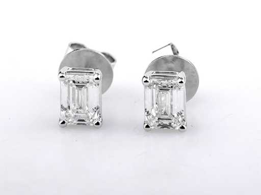 Orecchini a bottone in oro bianco 14 carati con 2.04 crt. diamante