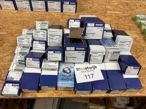 30 Kisten Holzschrauben