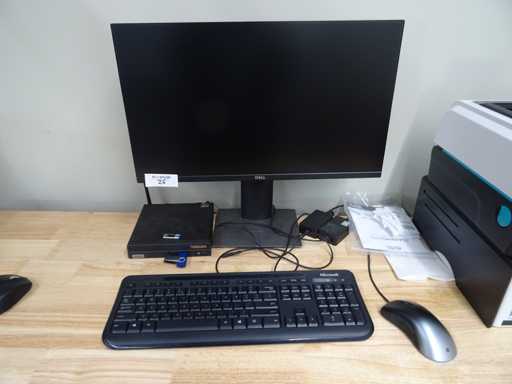 Lenovo - M75q Gen 2 11JQ - PC system with monitor