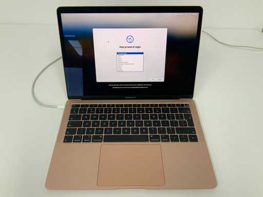 Apple A1932 13-inch MacBook Air MRE82N/A Laptop
