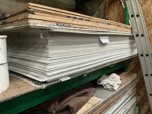 Batch of plastic sheet material