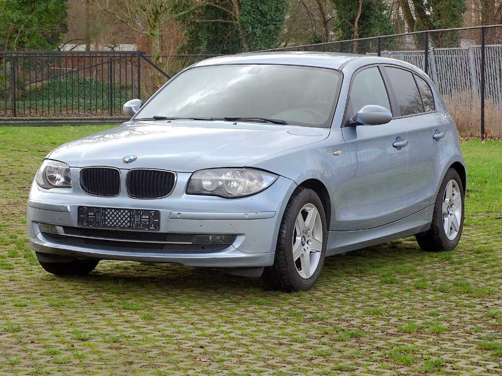 BMW 116i, L-831-JD