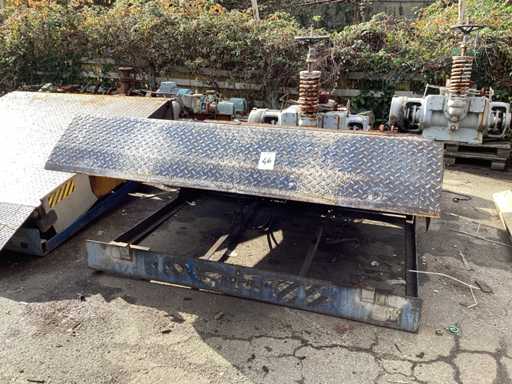 Piattaforme di sollevamento per carico