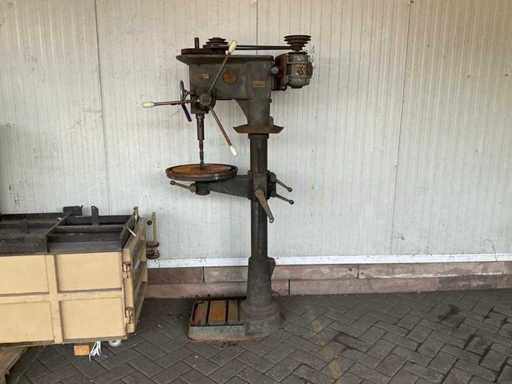 Machine de forage à colonnes Nemah Tilburg ERD B32
