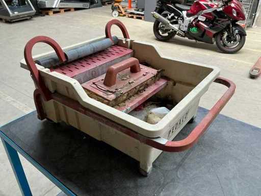 Raimondi Pedalo Sponge Cleaning Tray