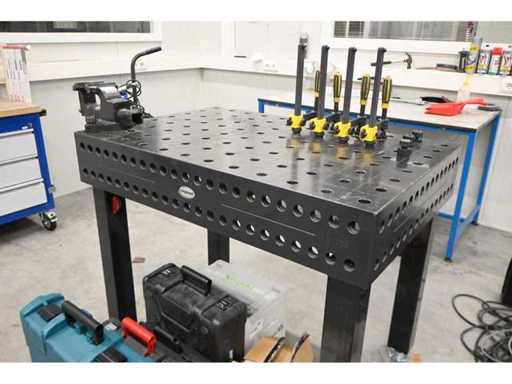 Masă de sudură Siegmund 28MM cu menghină Siegmund