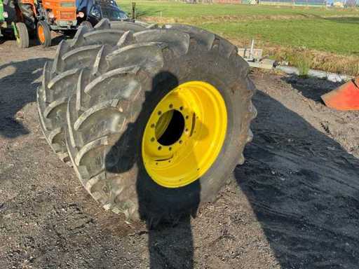 Barkley 540/65R28 Band met velg (2x)