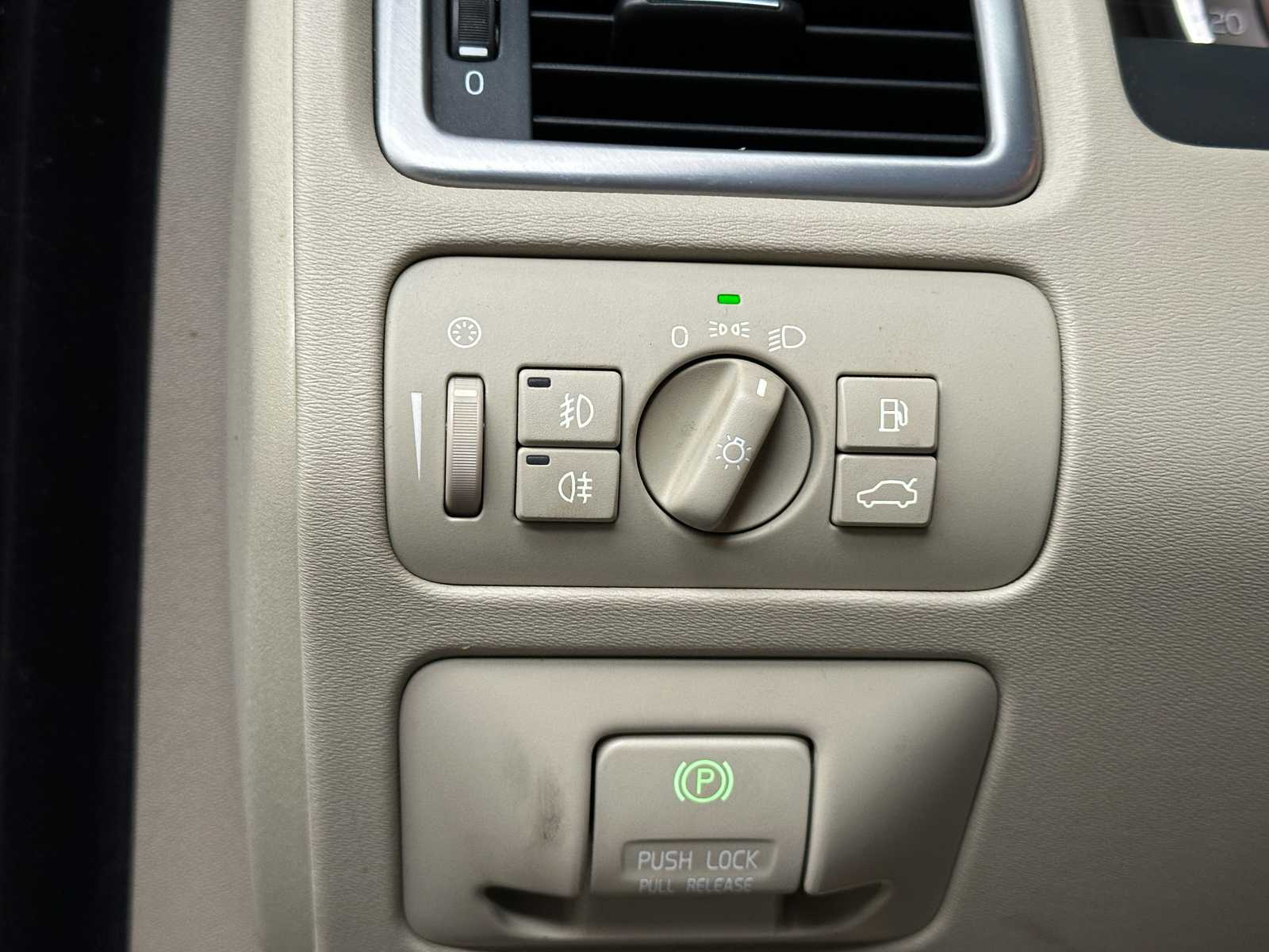 Volvo V70 1.6 T4 Lim. Edition 179PK 20011, 42-RRK-6