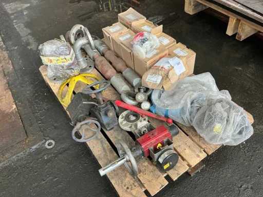 Batch of various valves