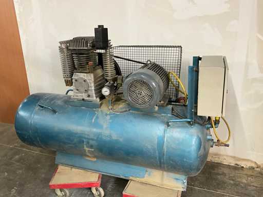 2018 SLOOO66 Kolbenkompressor