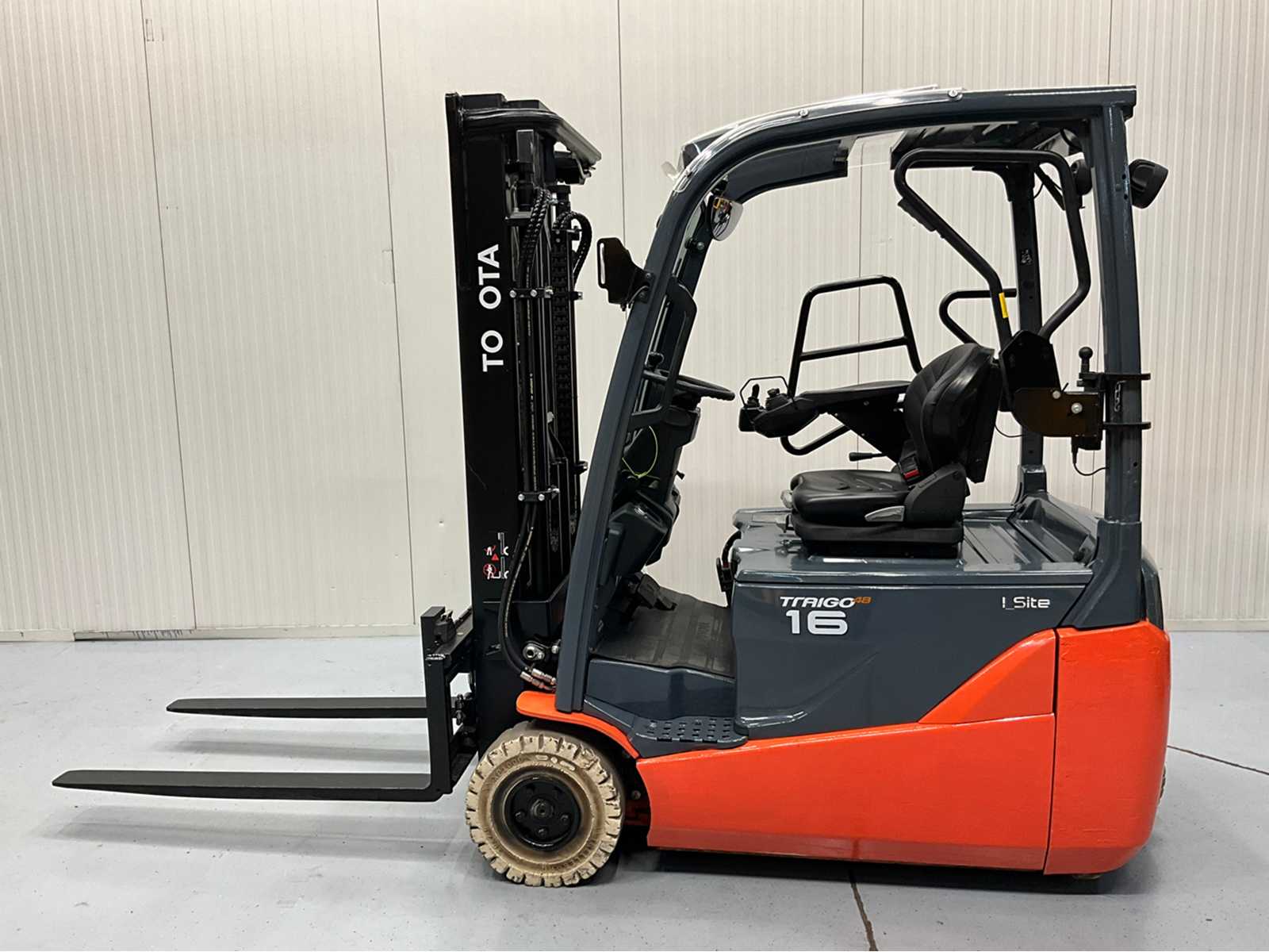 Toyota – 8FBE16T – Forklift 2018- Freelift – Sideshift – plastic roof – 4th function