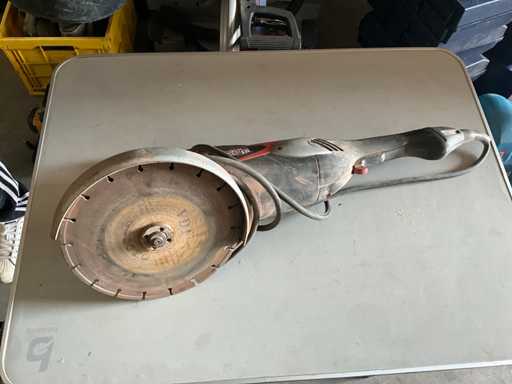 Black & Decker meuleuse d’angle électrique / tronçonneuse