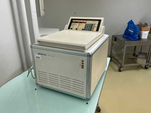 Centrifugă Sigma 2K15