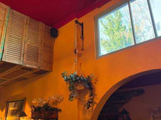 Plantă artificială în ghiveci (atârnă la înălțime)