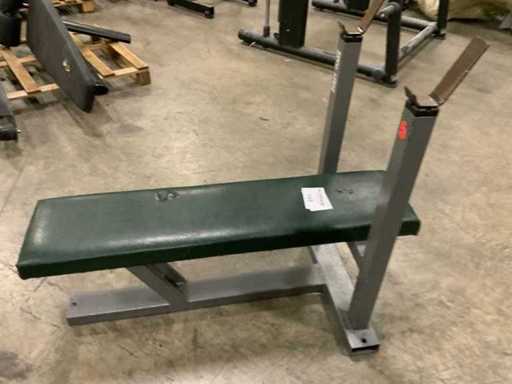 first class commercial bench press Krachtstation