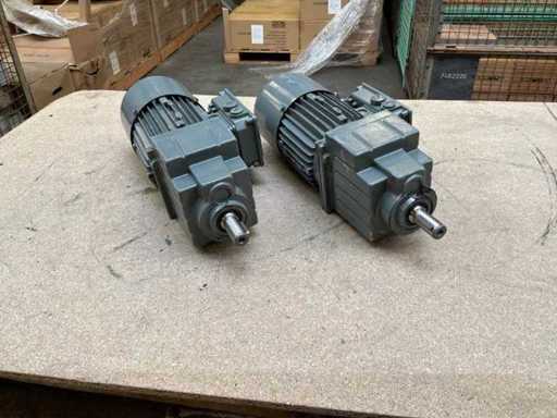 Lenze MDEMABR 071-42 Motorreductor (2x)