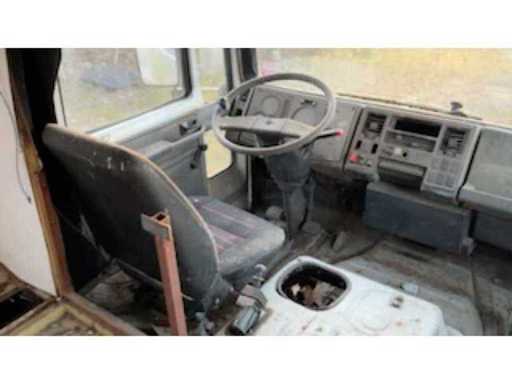 a5654a24-cf2c-4e9d-96b5-cbd2a474b467.mp4