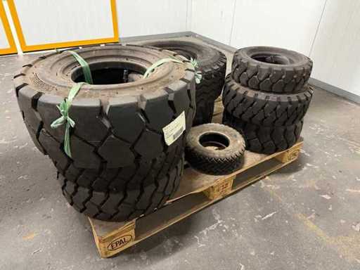 Pneus élévateurs avec jantes